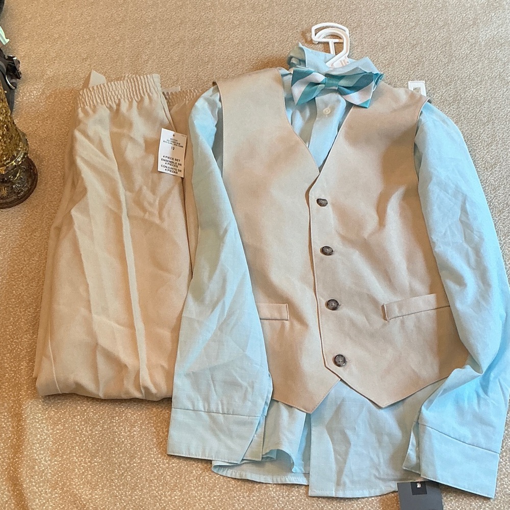 Boys size 12, 4 piece suit Van Heusen with Light Blue Shirt Set